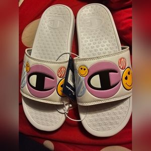 Champion women's white flip flop/ slides sandals NWT size 11